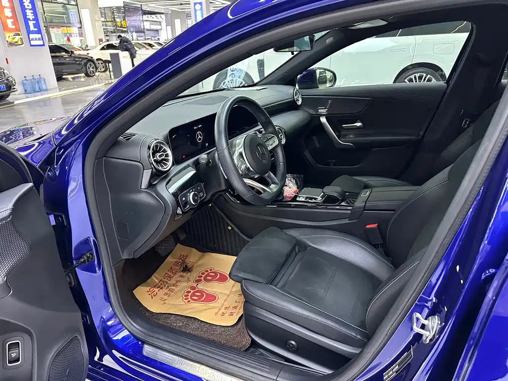 Mercedes-Benz A-Class 2020 Facelift A 200 L Sports Sedan Dynamic Type купить на сайте DeffCars