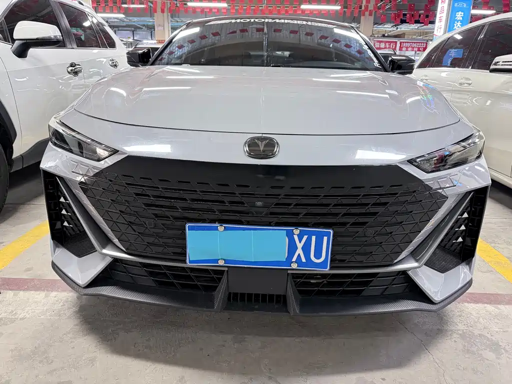 长安UNI-V 2023款 1.5T 智慧领航型 купить на сайте DeffCars