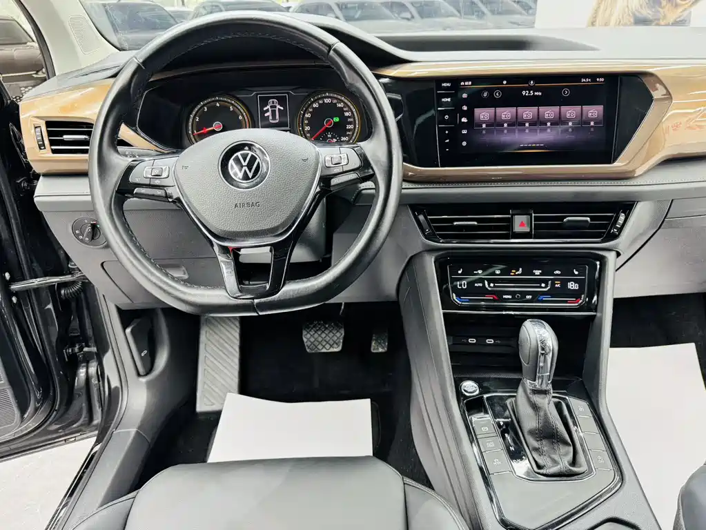 Tuyue 2022 280TSI two-wheel drive luxury version купить на сайте DeffCars