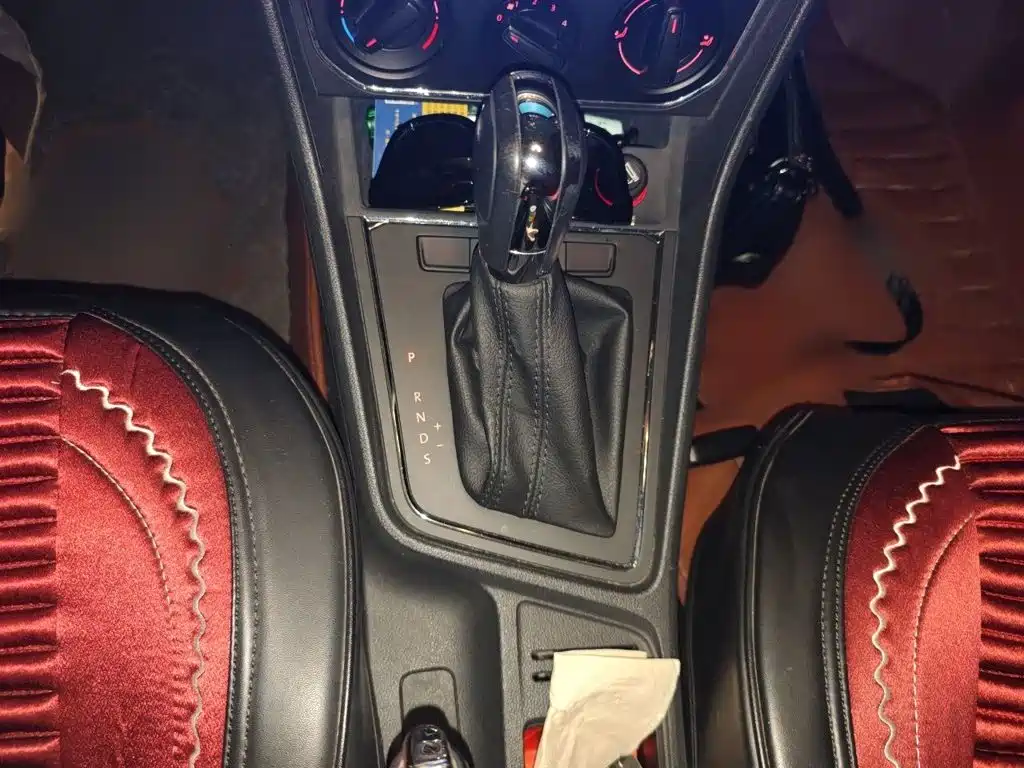 Lavida 2015 1.6L automatic comfort version купить на сайте DeffCars