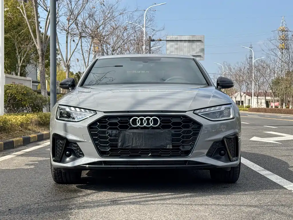 Audi A4L 2025 model 2 million Yuexiang version 40 TFSI luxury and dynamic model купить на сайте DeffCars