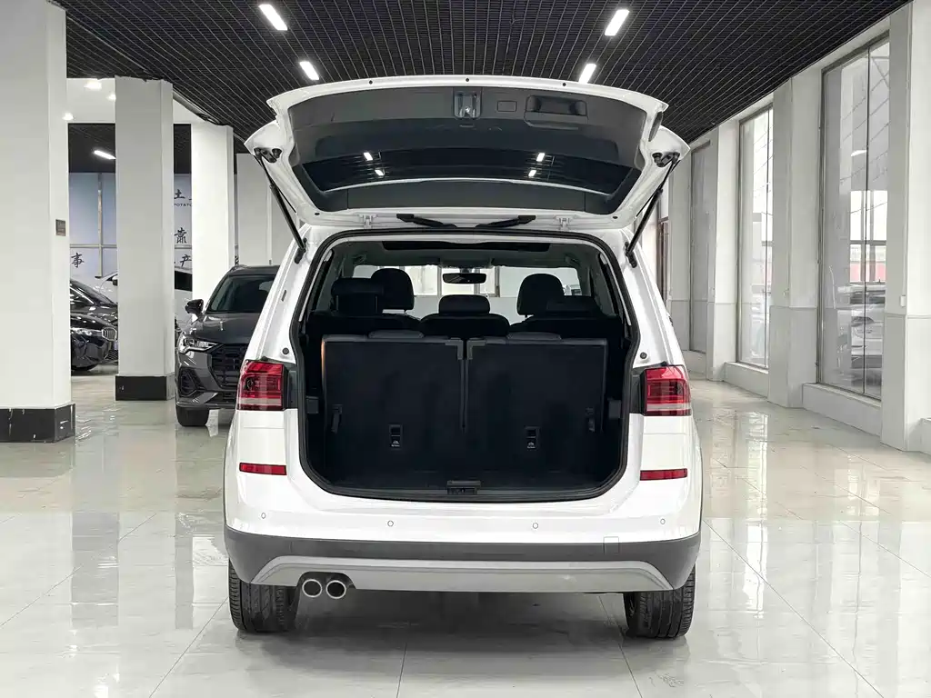 Touran 2021 Touran L 280TSI DSG expansion version 7 seats купить на сайте DeffCars