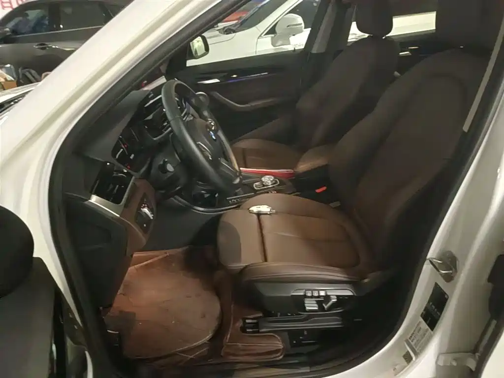 BMW X1 2021 sDrive25Li Leading Model купить на сайте DeffCars