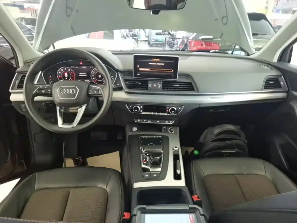 Audi Q5L 2018 40 TFSI enjoys fashionable style, National V купить на сайте DeffCars