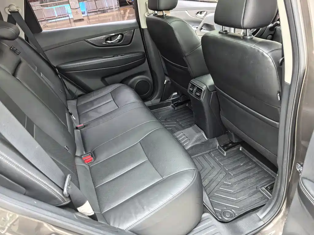 X-Trail 2017 2.0L CVT Comfort Edition 2WD купить на сайте DeffCars