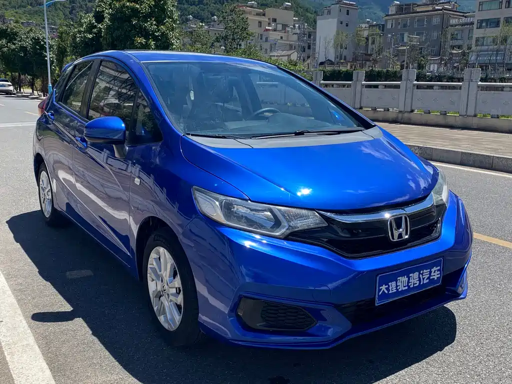Fit 2018 1.5L CVT Comfort Skylight Edition купить на сайте DeffCars