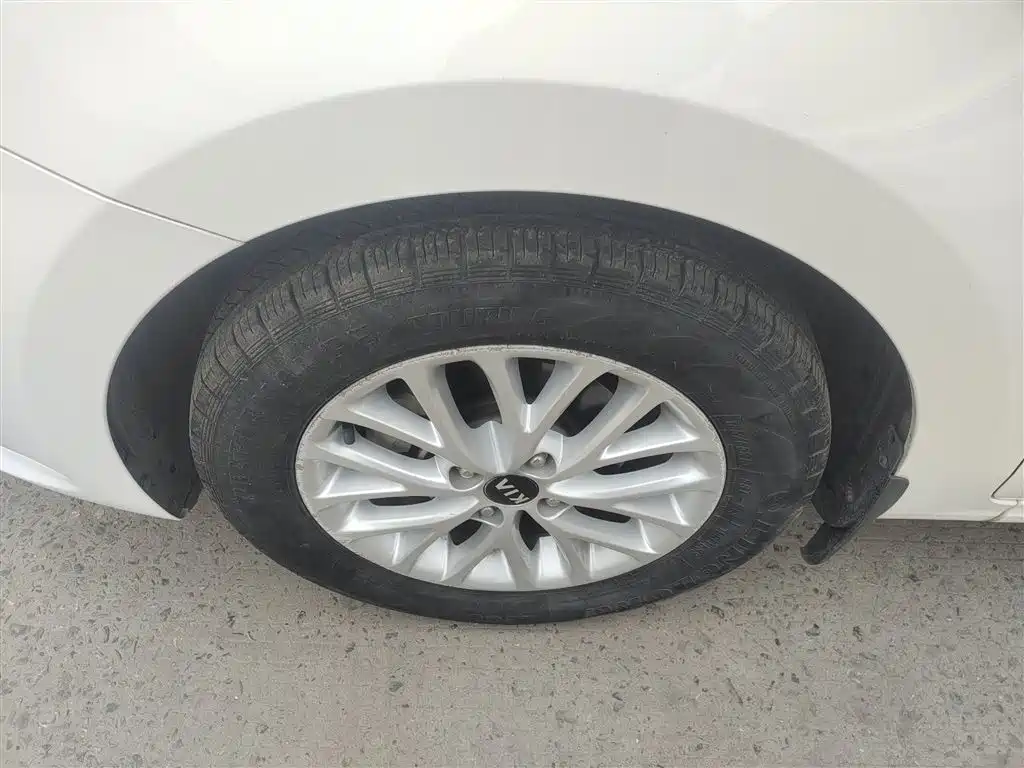 Kia K2 2017 Sedan 1.4L MT 15th Anniversary Special Edition GLS купить на сайте DeffCars