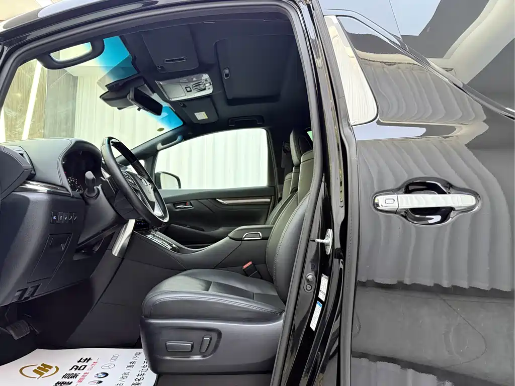 Wilfa 2023 Crown Dual Engine 2.5L HV Premium Edition купить на сайте DeffCars