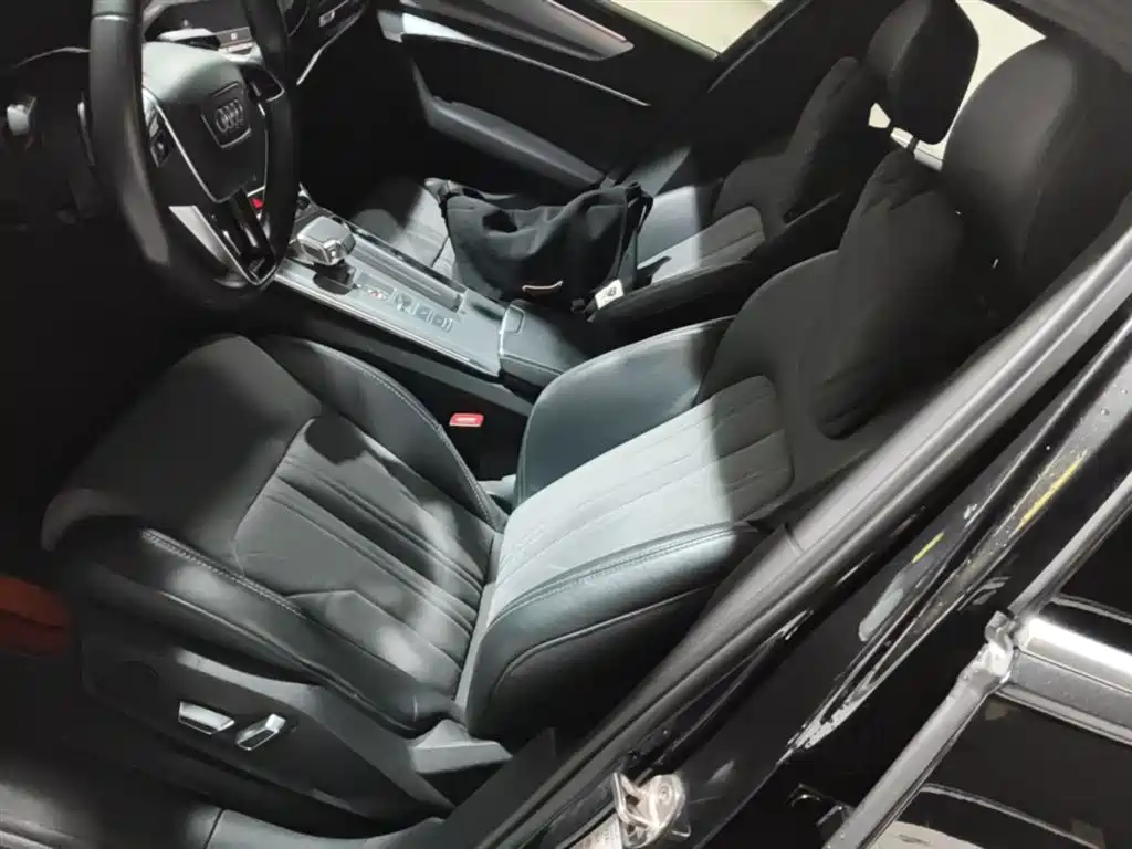 Audi A6L 2024 45 TFSI Premium Dynamic Model купить на сайте DeffCars