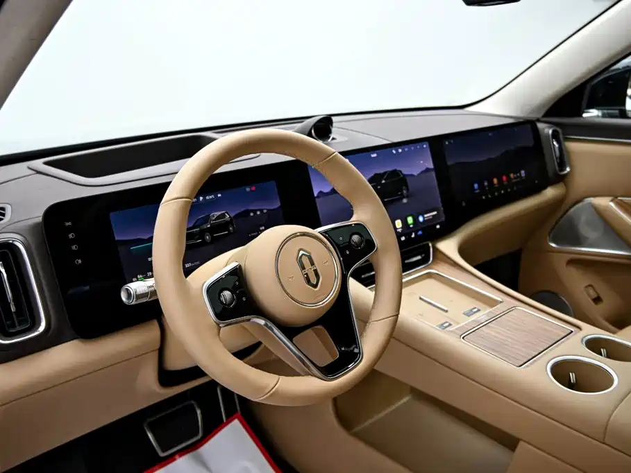 Wenjie M8 2025 extended range Ultra version 53.4kWh 6-seat version 192-line lidar) купить на сайте DeffCars