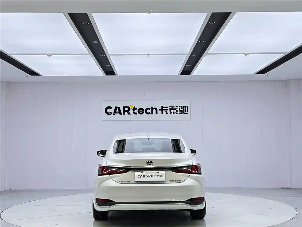Lexus ES 2022 200 Excellence Edition купить на сайте DeffCars