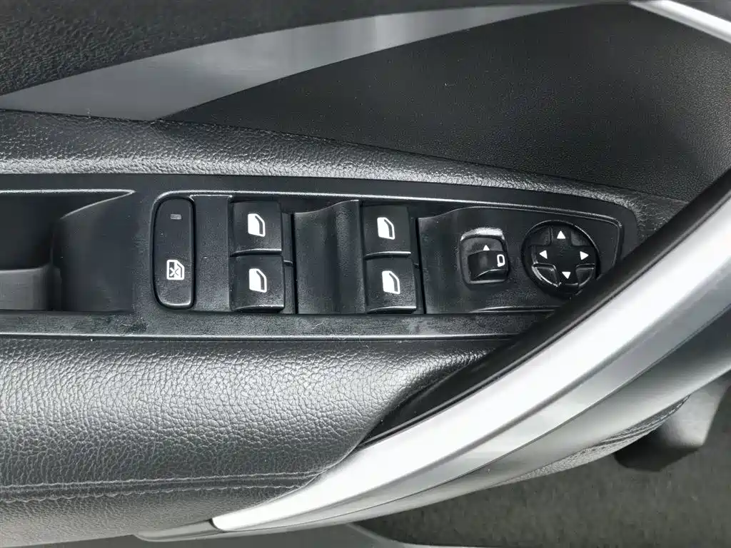 DS 4S 2016 1.6T automatic smart version THP160 купить на сайте DeffCars