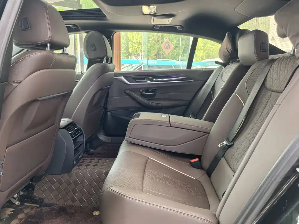 BMW 5 Series 2022 525Li M Sports Package купить на сайте DeffCars