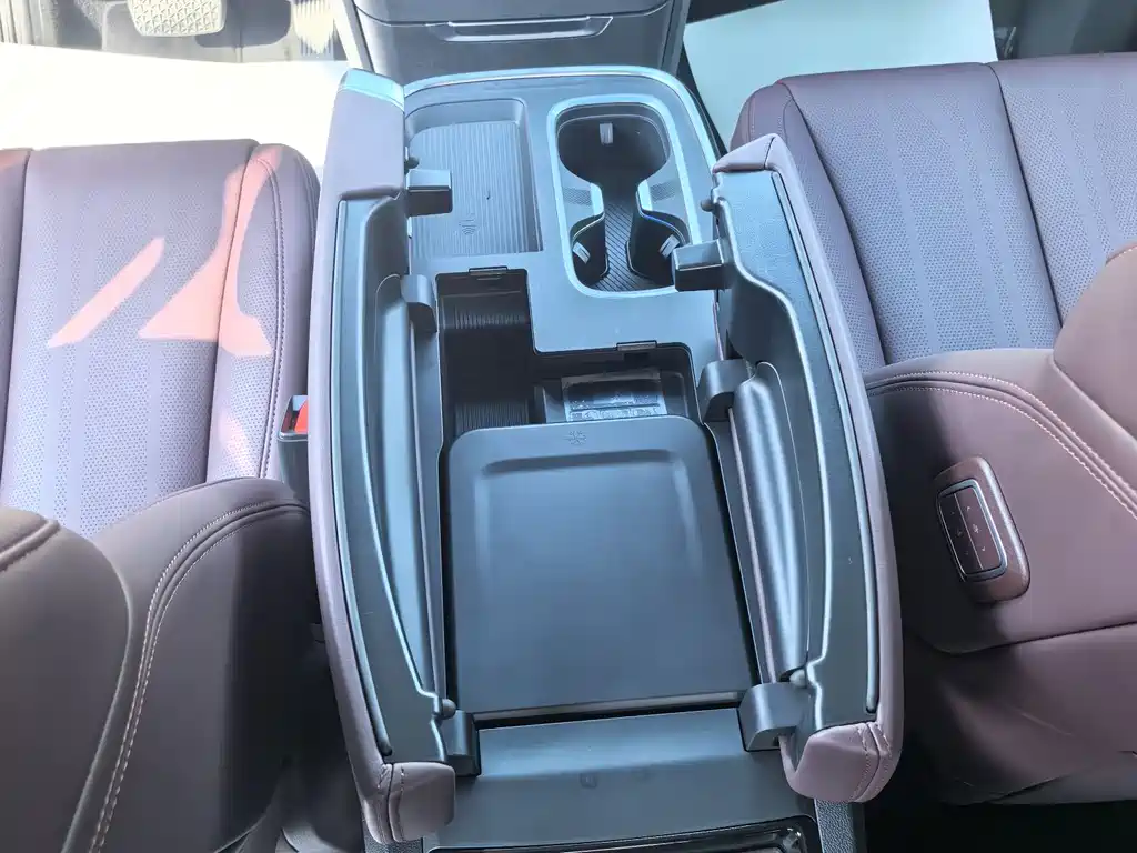 Century 2025 2.0T seven-seat Yuanshi Edition купить на сайте DeffCars