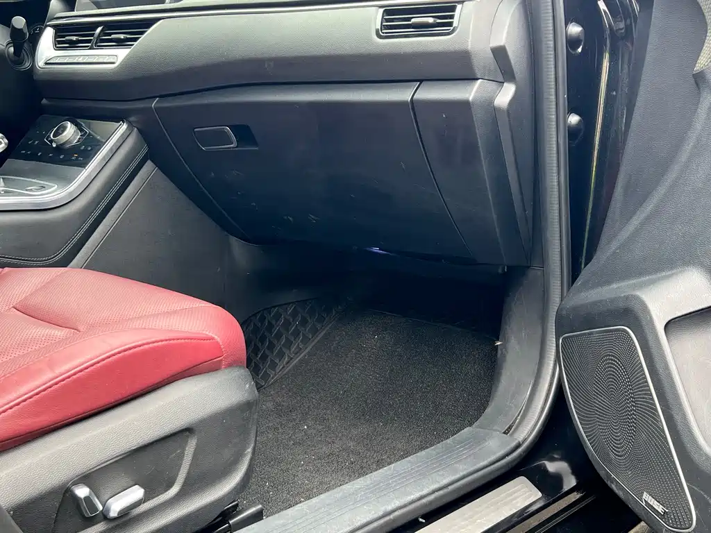 Hongqi H5 2022 Classic 1.8T Automatic Zhilianqi Chang Edition купить на сайте DeffCars