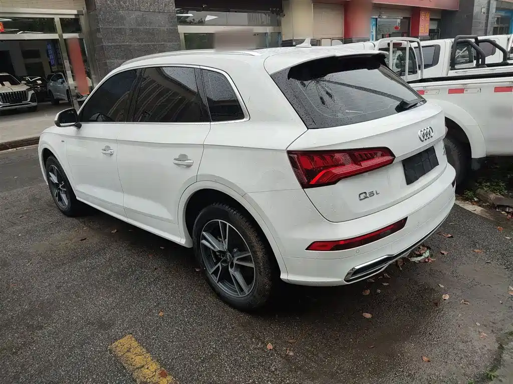 Audi Q5L 2020 facelift 40 TFSI enjoys fashionable style купить на сайте DeffCars