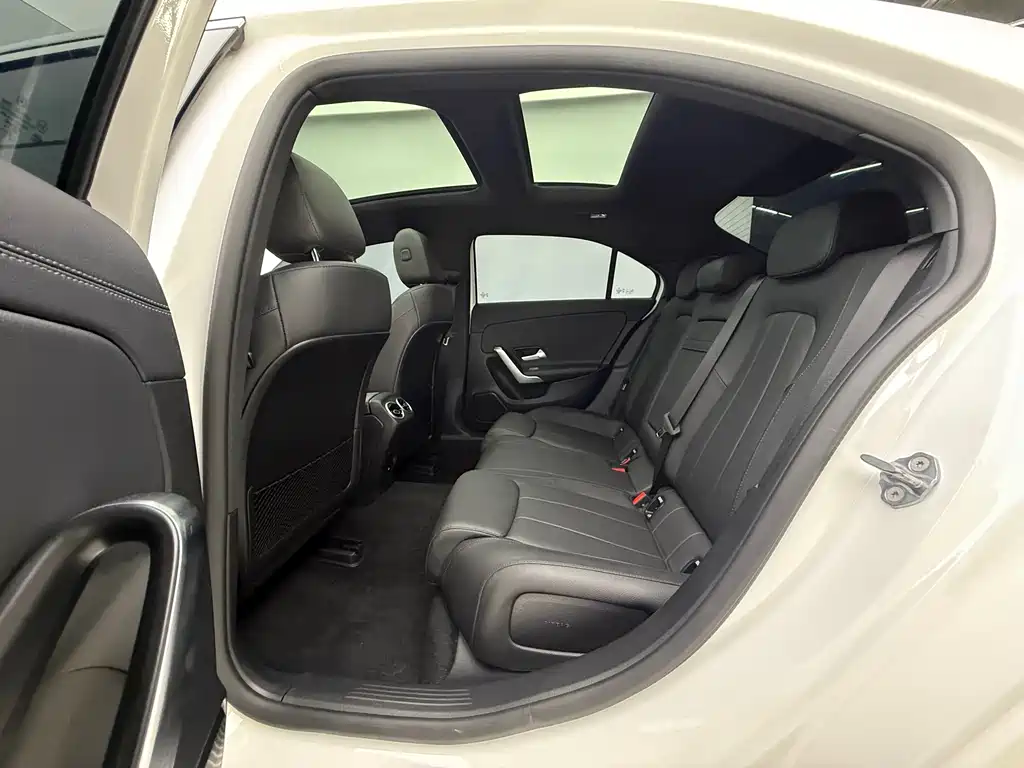 Mercedes-Benz A-Class 2023 A 180 L купить на сайте DeffCars