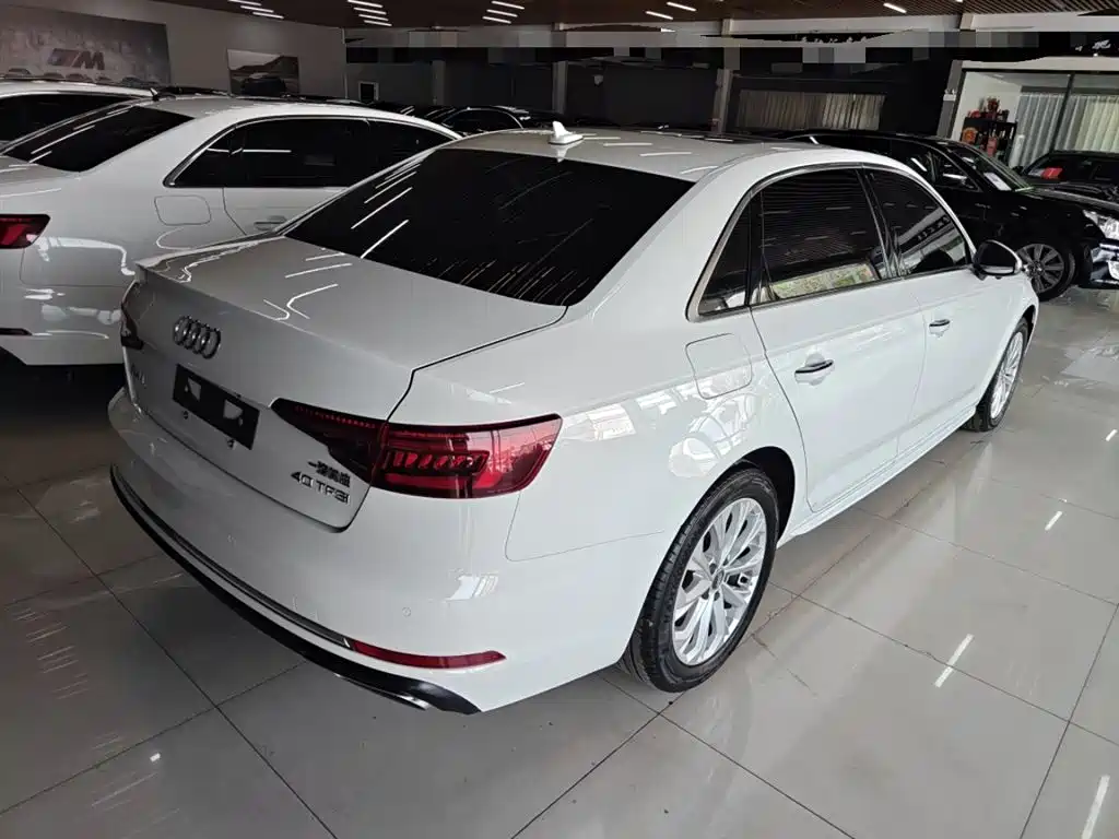 Audi A4L 2019 40 TFSI Enterprising National VI купить на сайте DeffCars