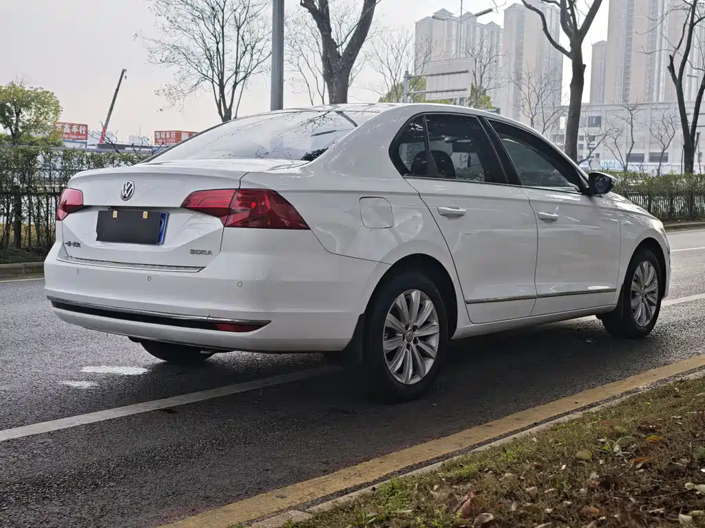 Bora 2018 1.5L automatic comfort model купить на сайте DeffCars