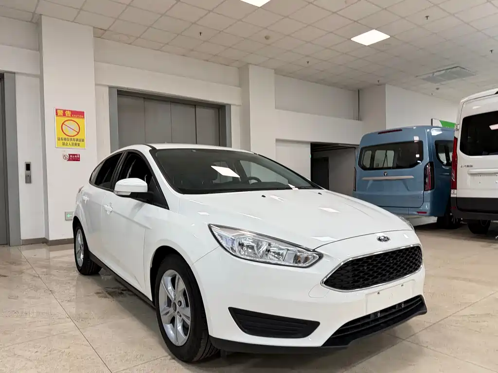 Focus 2018 hatchback classic 1.6L automatic comfort smart mobility version купить на сайте DeffCars