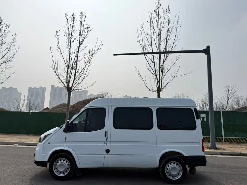 Teshun 2021 2.8T Space King Taurus short-axle mid-high roof 6-seater diesel National VI JX493 купить на сайте DeffCars