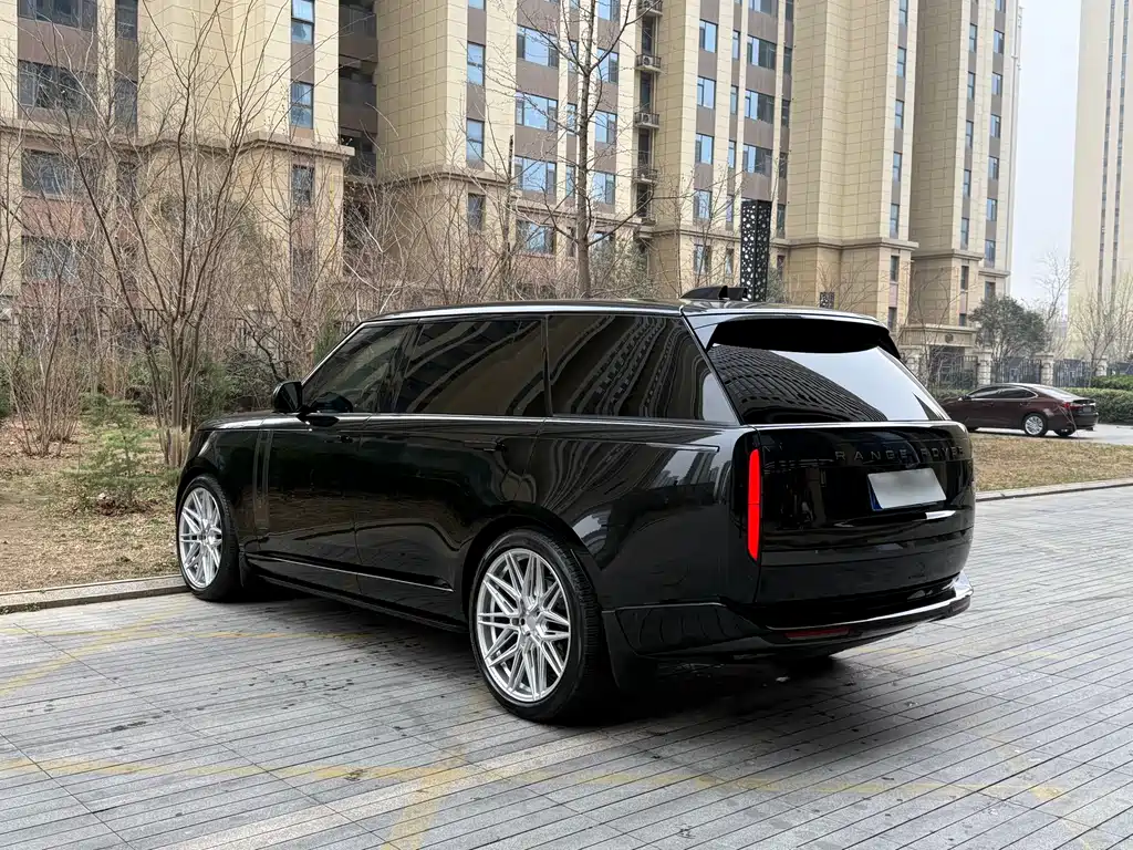 Range Rover 2023 3.0 L6 400PS Model Extended Edition купить на сайте DeffCars