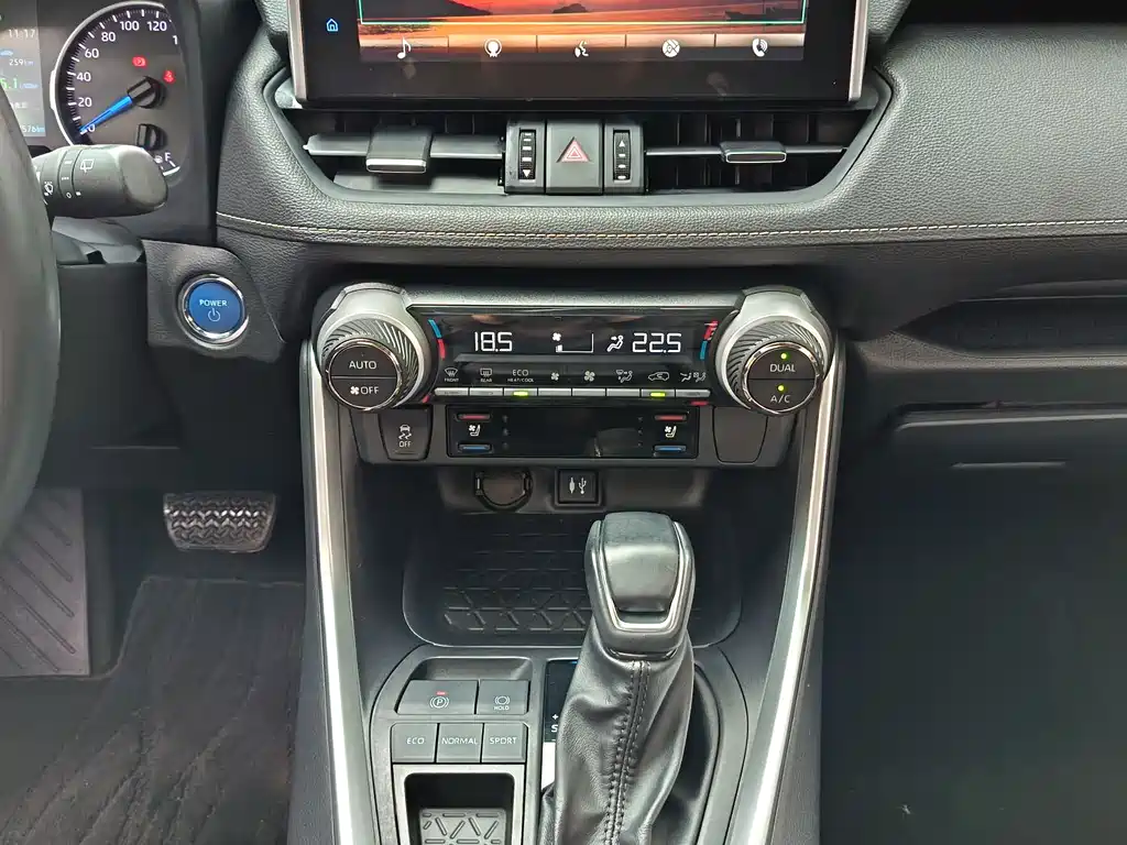 Wilanda 2022 Dual Engine 2.5L E-CVT Two-wheel Drive Premium Edition купить на сайте DeffCars