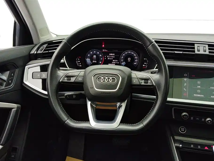 Audi Q3 2021 35 TFSI Fashionable and Dynamic купить на сайте DeffCars