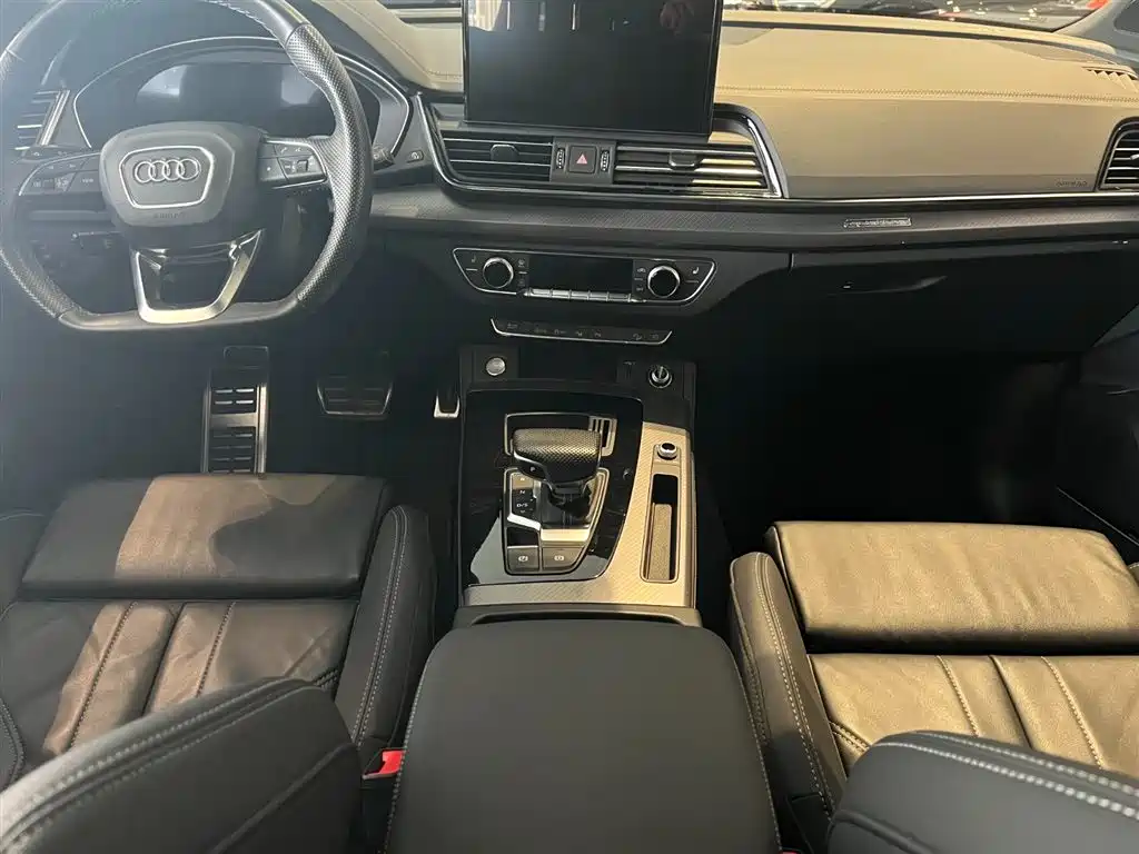 Audi Q5L 2024 45 TFSI luxury and dynamic model купить на сайте DeffCars