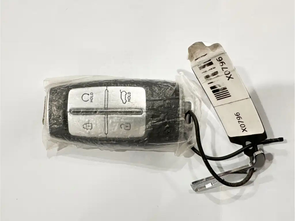 Genesis GV70 2023 2.5T two-wheel drive luxury version купить на сайте DeffCars