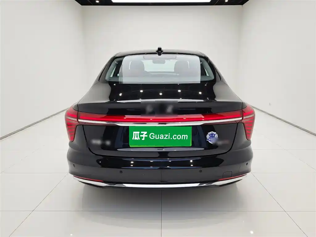 Hongqi H5 2024 1.5T DCT Zhilian Qiyun Edition купить на сайте DeffCars