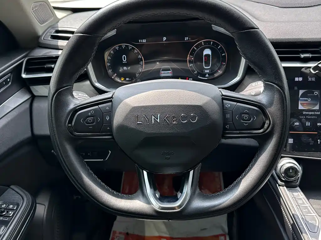 Lynk & Co 01 2021 2.0TD 2WD Pro купить на сайте DeffCars