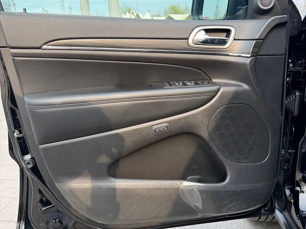 Grand Cherokee imported 2020 3.6L Elite Navigation Edition купить на сайте DeffCars