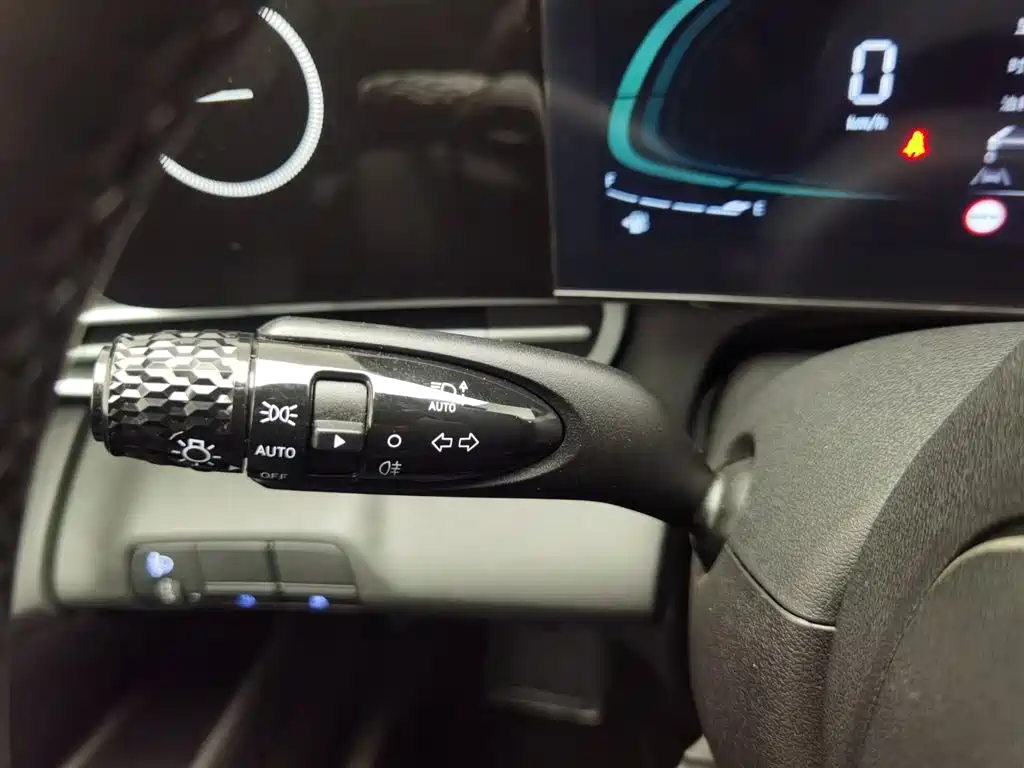 Elantra 2023 1.5L CVT LUX Premium Edition купить на сайте DeffCars