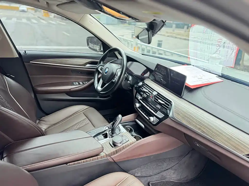 BMW 5 Series 2019 530Li Leading Luxury Package купить на сайте DeffCars