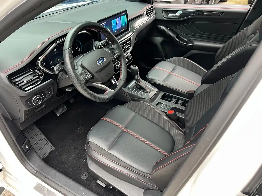 Focus 2022 Sedan EcoBoost 180 Automatic ST Line купить на сайте DeffCars