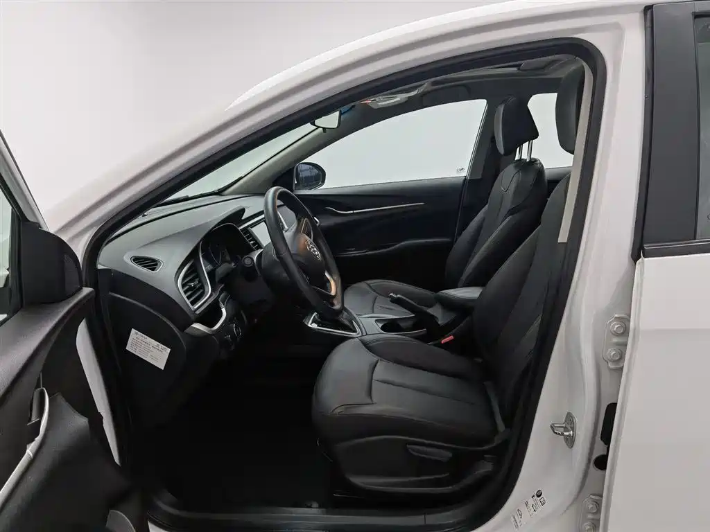 Yinglang 2021 model model 1.5L automatic elite model купить на сайте DeffCars