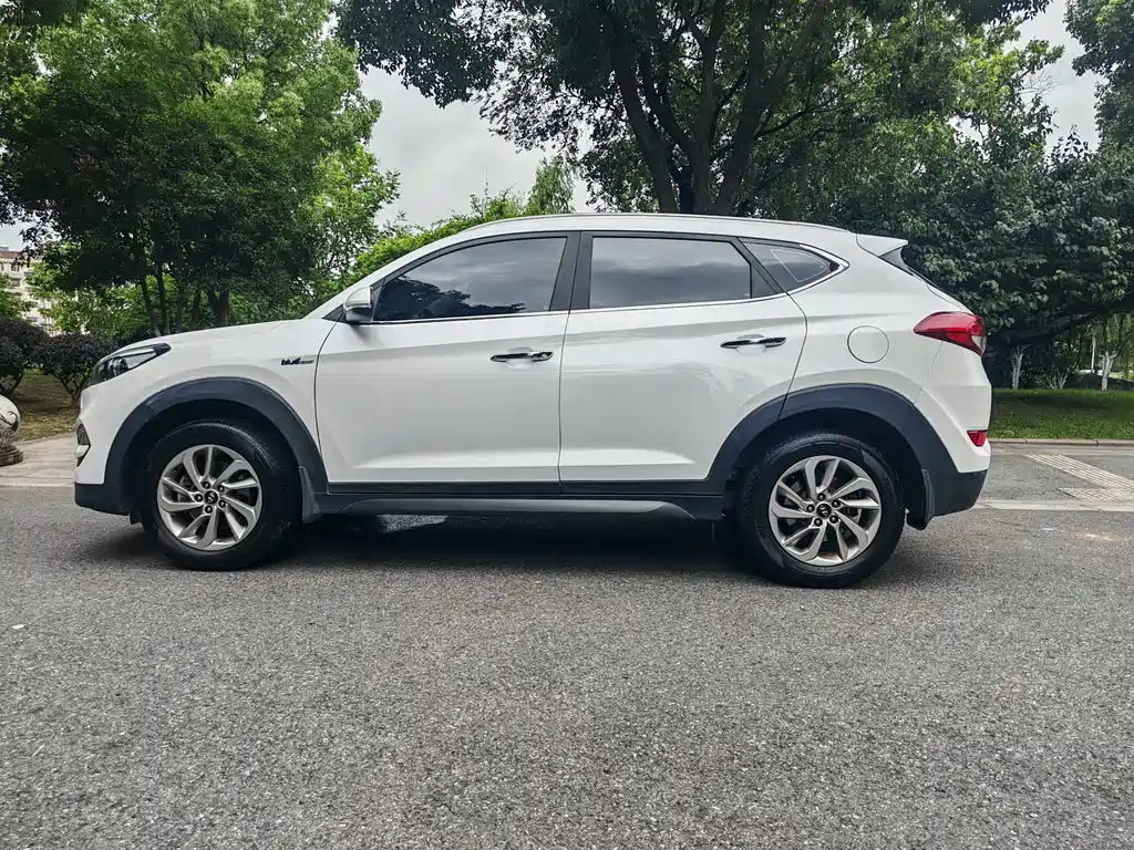 Tucson 2015 1.6T dual-clutch two-wheel drive intelligent model купить на сайте DeffCars