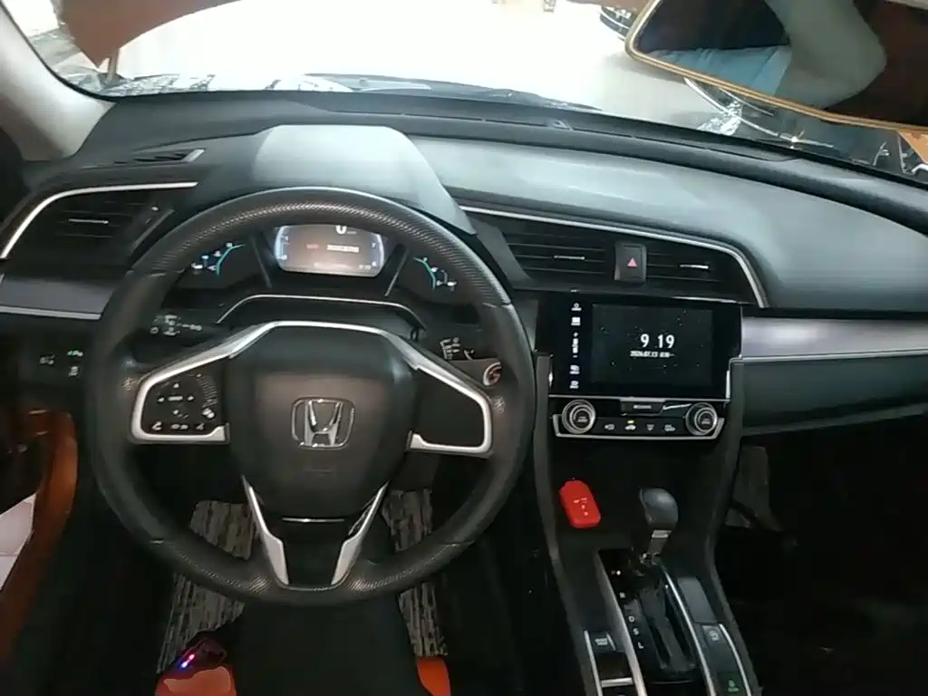 Civic 2016 220TURBO CVT Deluxe Edition купить на сайте DeffCars