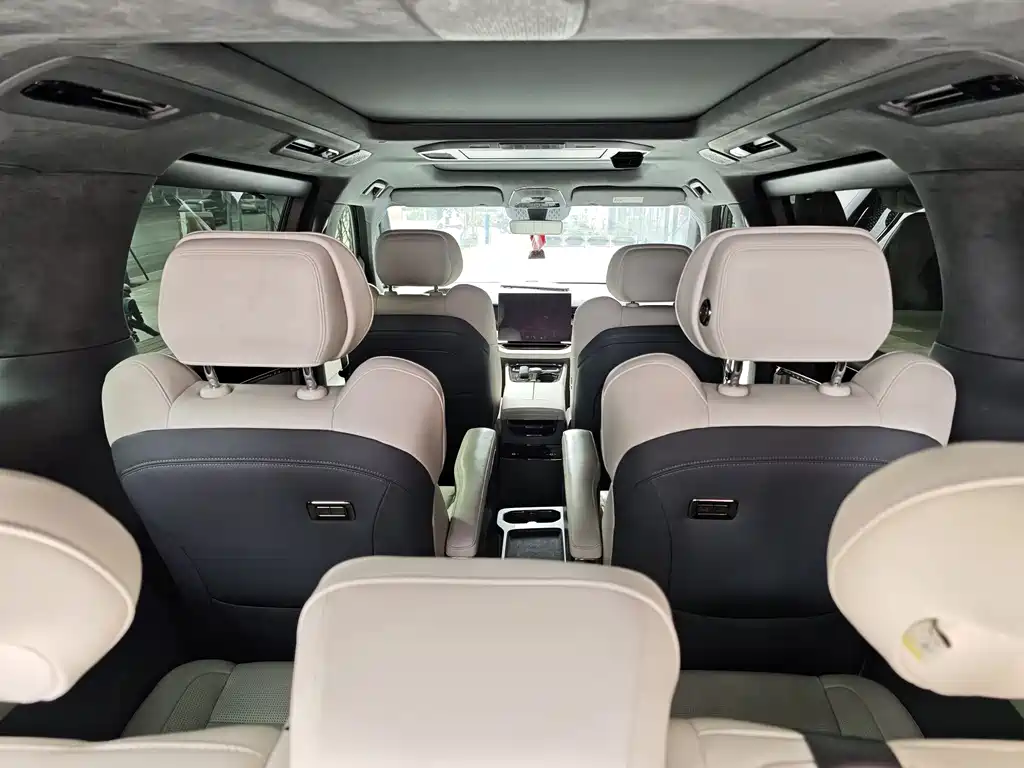 Jikrypton 009 2024 seven-seat aisle version four-wheel drive 108kWh купить на сайте DeffCars