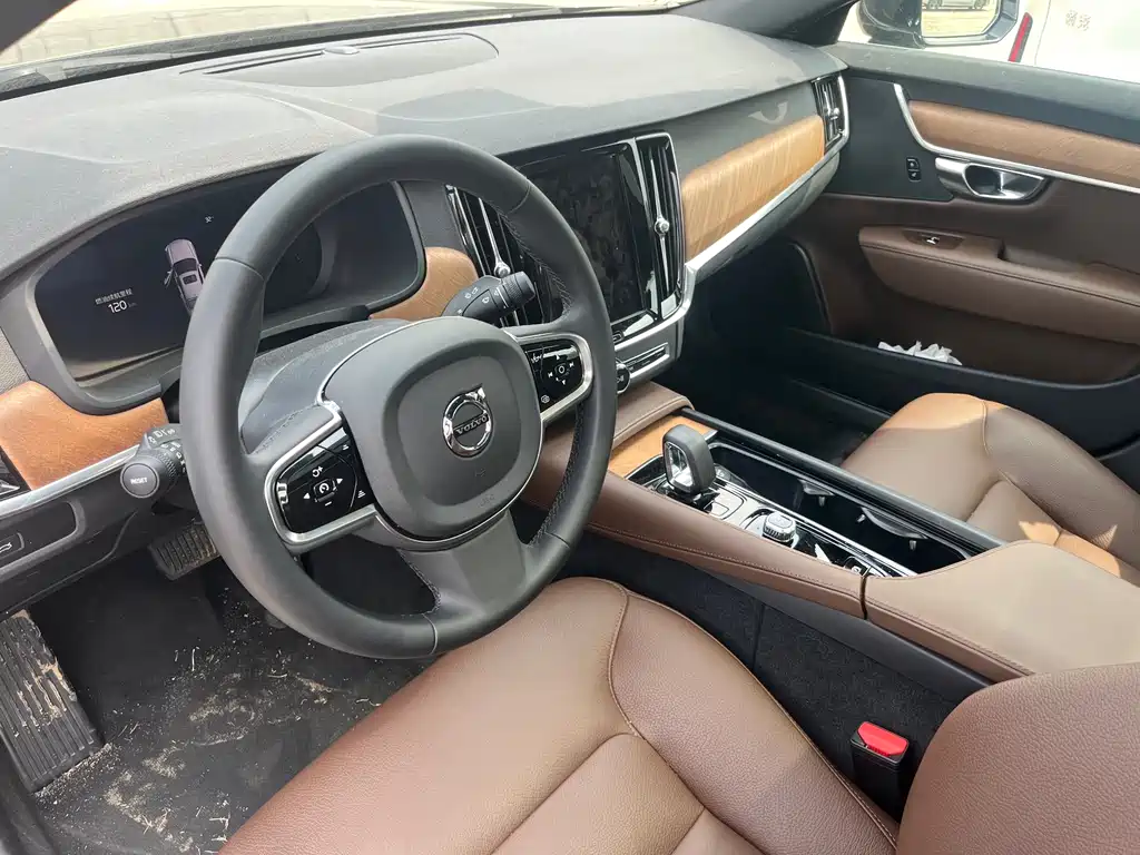 Volvo S90 2025 B5 Zhiyi Luxury Edition купить на сайте DeffCars