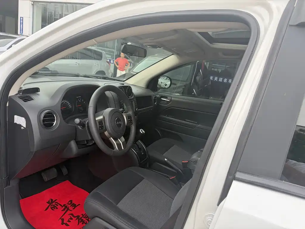 Compass imported 2013 2.0L two-wheel drive luxury version купить на сайте DeffCars