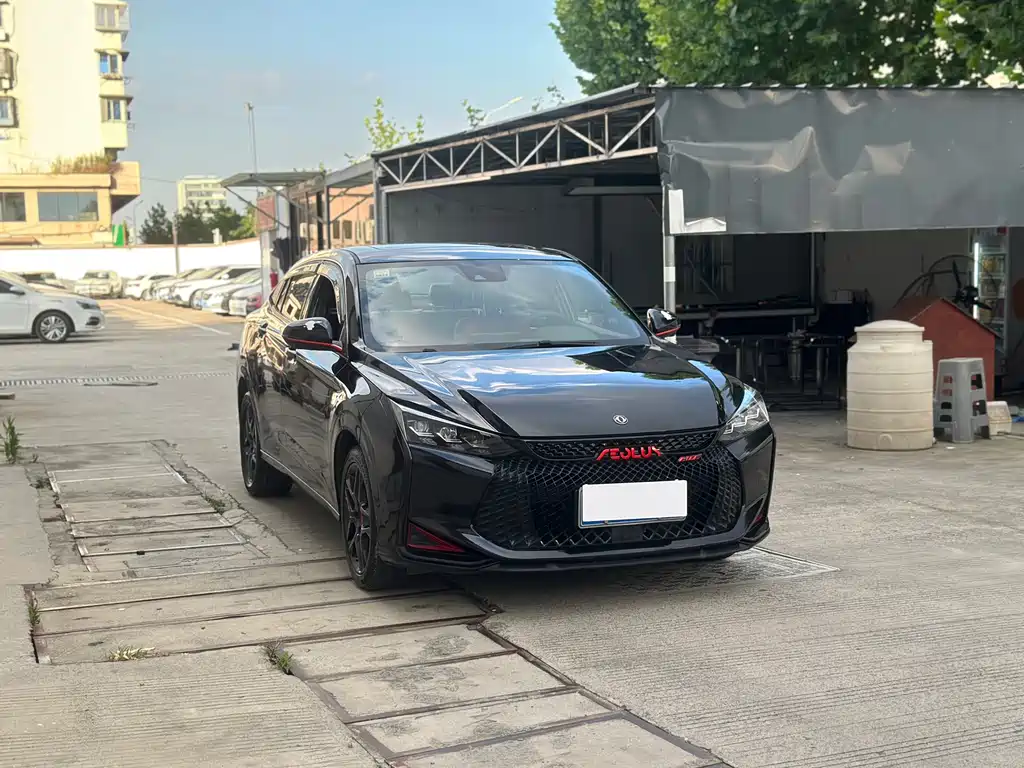 Yixuan 2021 230T Automatic Dream Chasing Knight Edition купить на сайте DeffCars