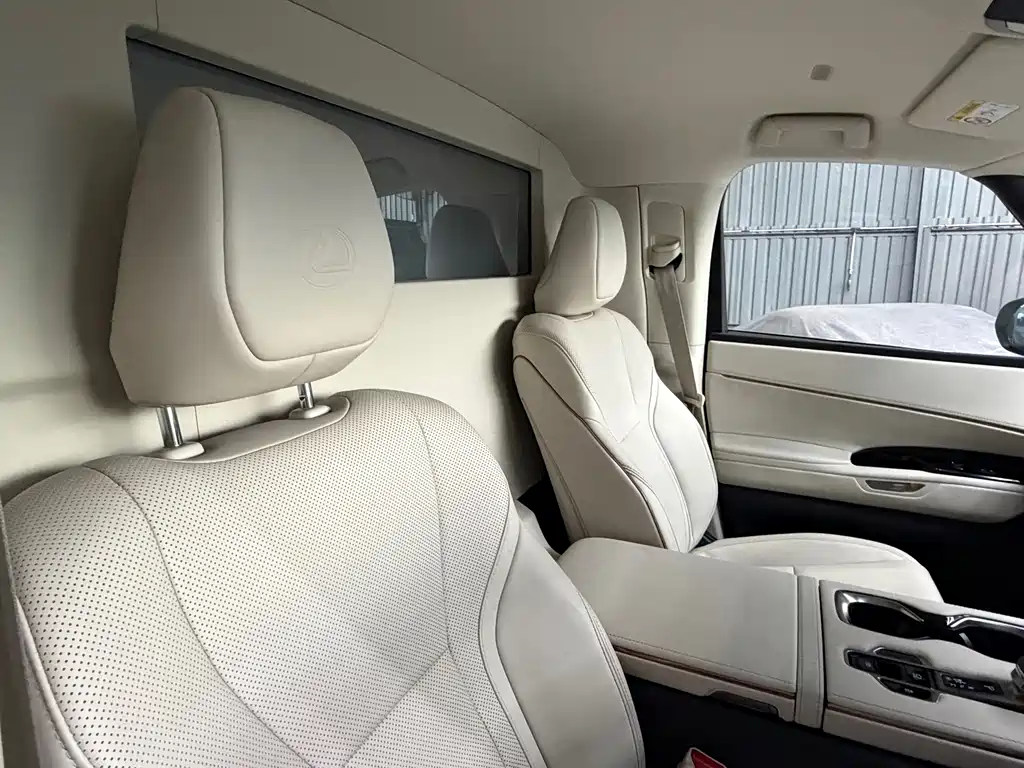 Lexus LM 2025 500h four-seat Royal Edition купить на сайте DeffCars