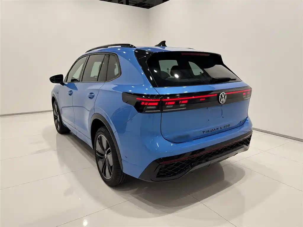 Tiguan L 2024 PRO 380TSI four-wheel drive R-Line Zhizun Edition купить на сайте DeffCars