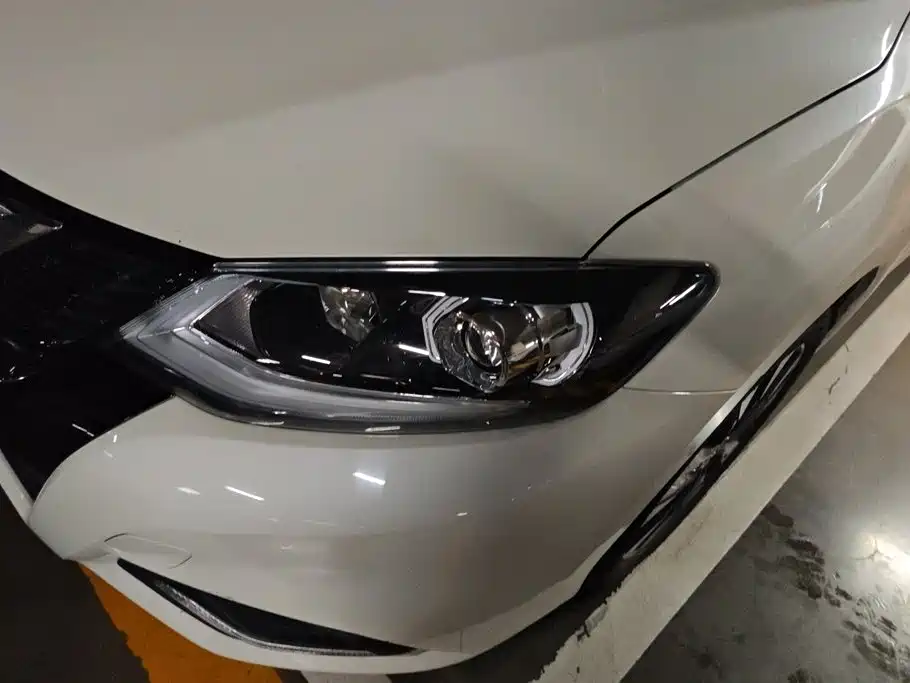Tiida 2021 1.6L CVT Zhizun Edition купить на сайте DeffCars