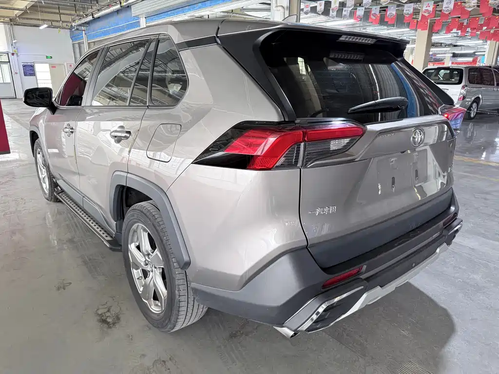 RAV4 Rongfang 2020 2.0L CVT two-wheel drive fashion version купить на сайте DeffCars