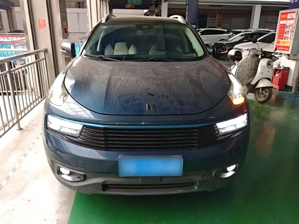 Lynk & Co 01 2017 2.0T 2WD Yao Pro Edition купить на сайте DeffCars