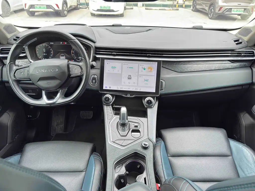 Lynk & Co 05 2020 2.0TD two-wheel drive shines Halo купить на сайте DeffCars