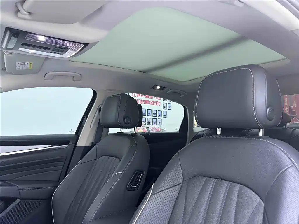 Passat 2022 330TSI Deluxe Edition купить на сайте DeffCars